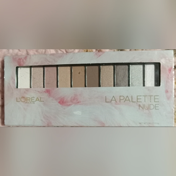 L'OREAL 7 Bundle eyeshadow palette (2) eyeliner (1) highlighter (1) brow (2) lip - Picture 2 of 7